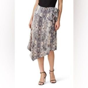 Krisa Handkerchief Wrap Skirt Snake Print Sahara Gray Size‎ Extra Small
